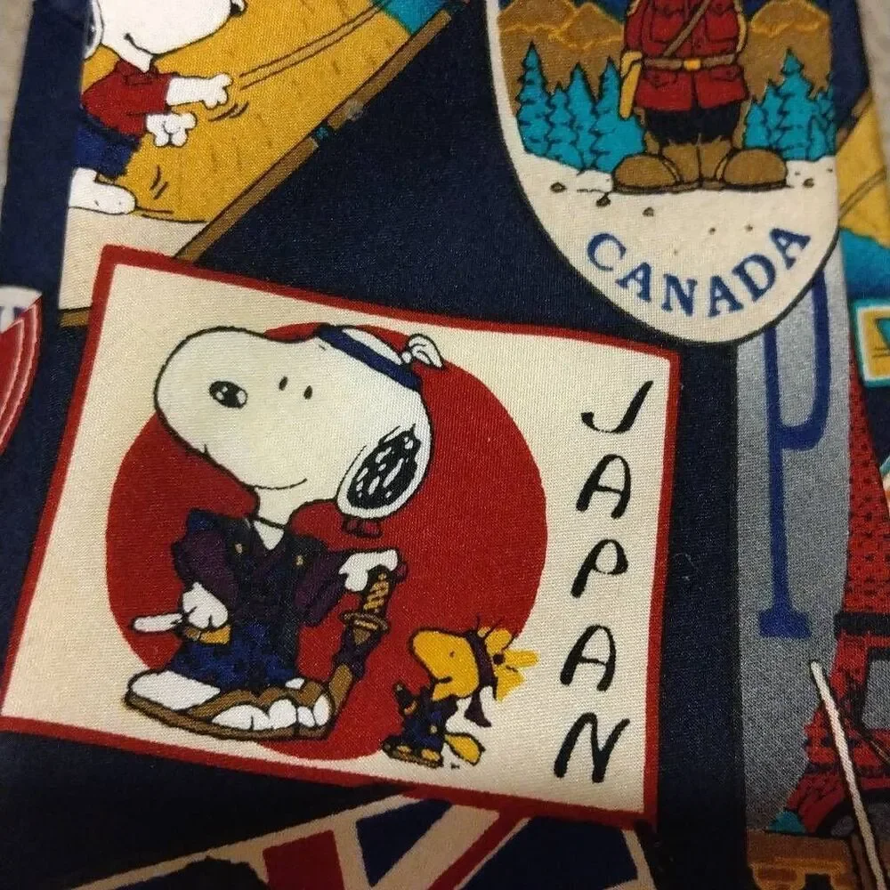 Vintage Peanuts Charlie Brown and Gang World Vacation Men's Tie